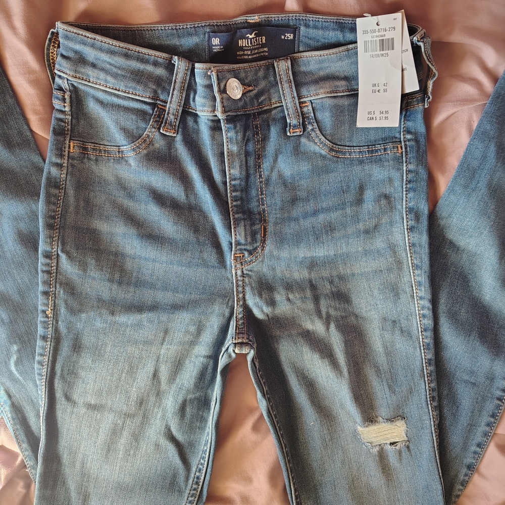 *NWT* Hollister Jeggings Light Blue Ripped Jeans